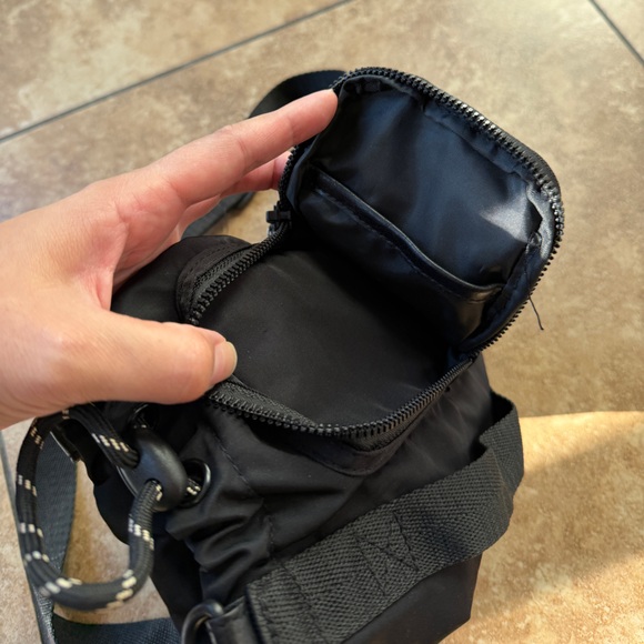 BEIS Water Bottle Sling Bag - Picture 4 of 4